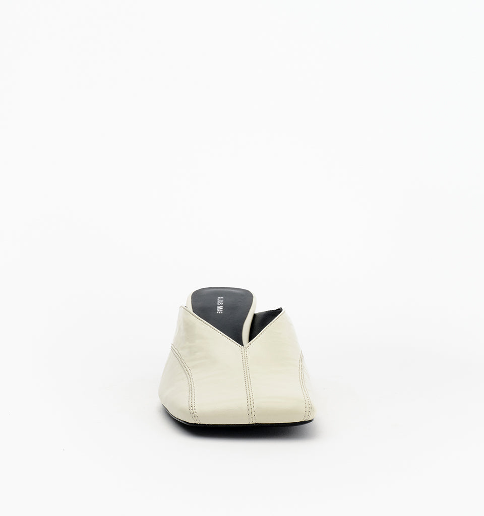 Alias Mae Rosa in Bone Oily Crinkle, front view showing the square toe and centre seam.