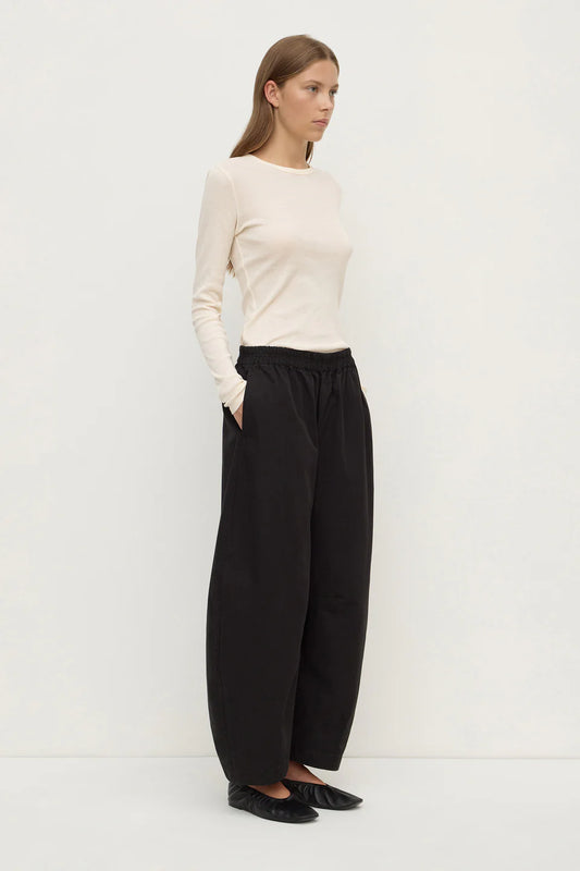 Assembly Label Lola Barrel Pants in Black — the Lola Barrel Pants in Black offer a relaxed, contemporary take on everyday trousers with a voluminous barrel-leg silhouette.