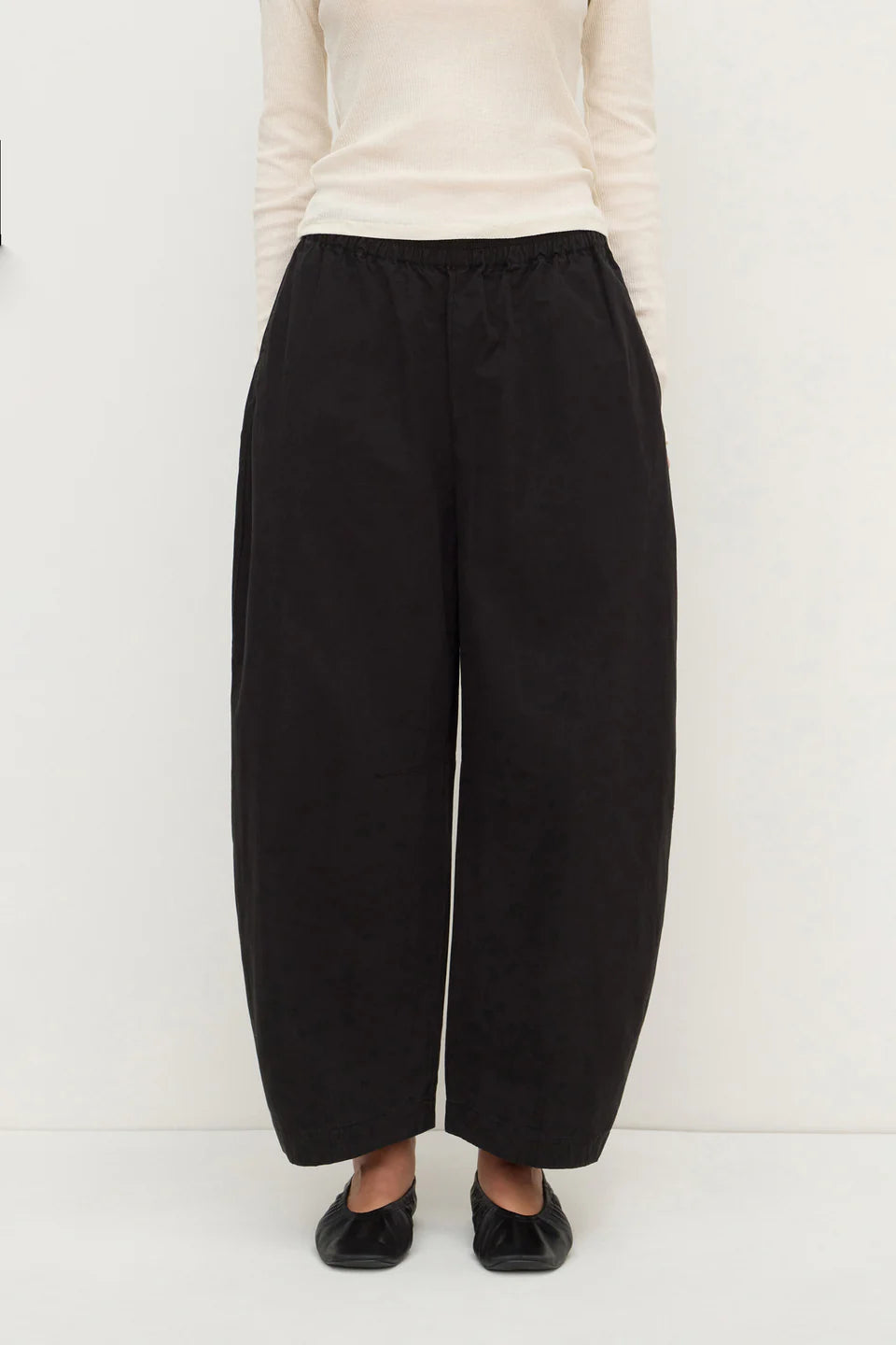 Assembly Label Lola Barrel Pants in Black — the Lola Barrel Pants in Black offer a relaxed, contemporary take on everyday trousers with a voluminous barrel-leg silhouette.
