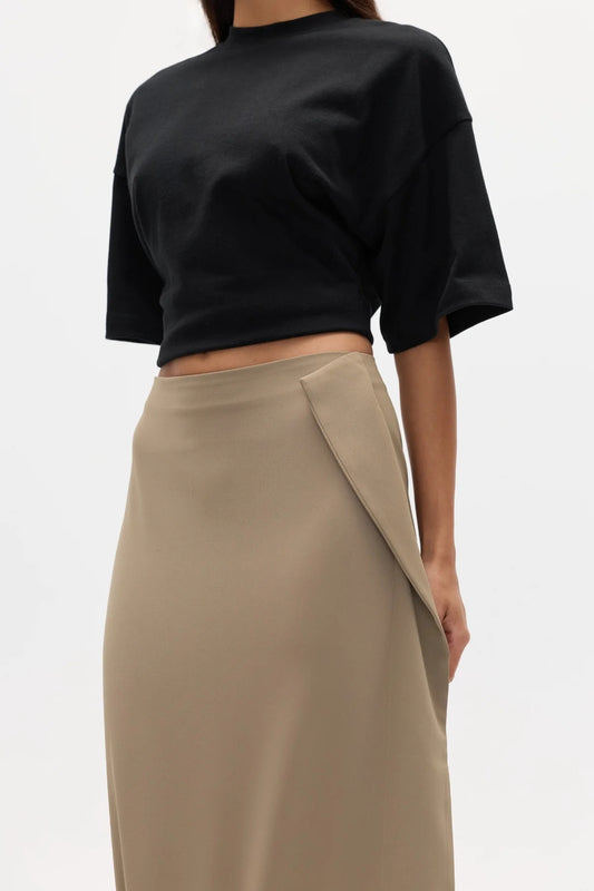 Bayse Brand Ebony Skirt in Dune — a refined seasonal staple with a clean, versatile silhouette, the Bayse Brand Ebony Skirt in Dune brings a polished yet relaxed feel to everyday dressing.