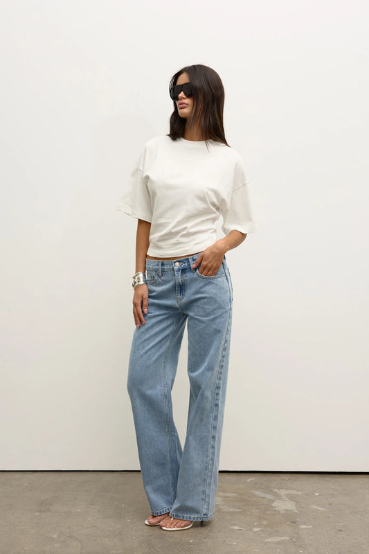 Bayse Brand Lex Tee in White — the elevated seasonal staple your capsule wardrobe has been waiting for.