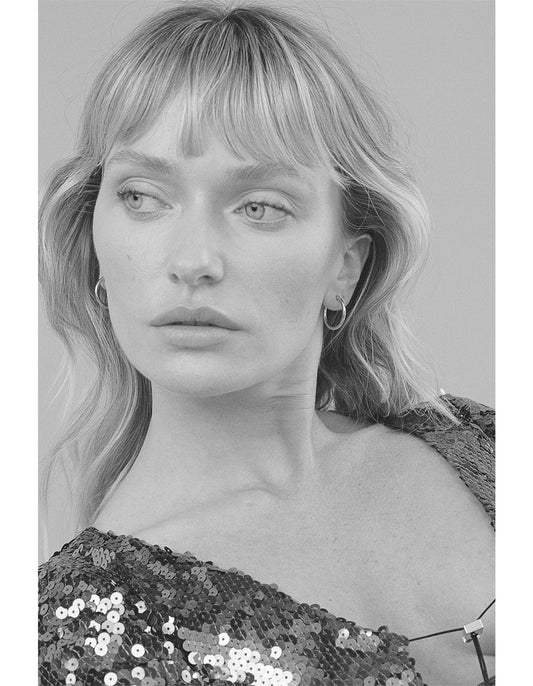 Porter 90's Hoop 20mm in Silver — the ultimate throwback essential your daily jewelry rotation has been waiting for.