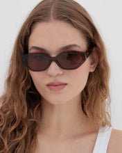 Lu Goldie - Eliana Sunglasses - Espresso