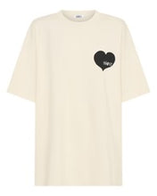 SŚAINT Black Heart Cream Tee