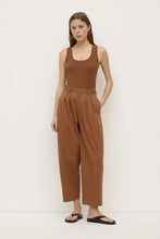 Assembly Label 'Geno Poplin Pant' - Earth