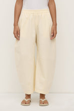 Lola Barrel Pant - Butter