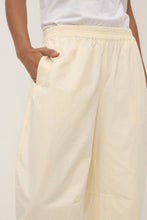Lola Barrel Pant - Butter