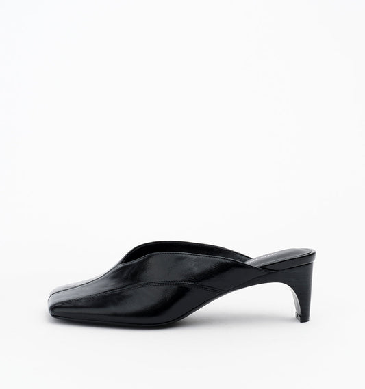 Alias Mae Rosa in Black Oily Crinkle, side view showing the square toe and heel.