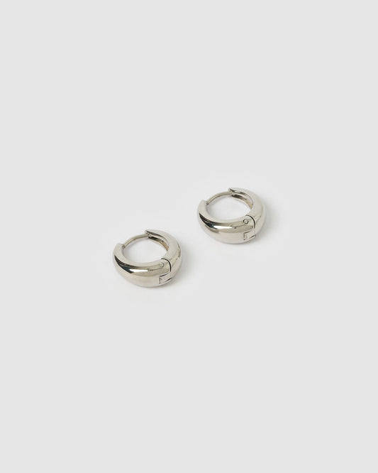 Arms of Eve Max Maxi 16mm in Silver — the effortless silver hoops your everyday jewellery collection has been waiting for.