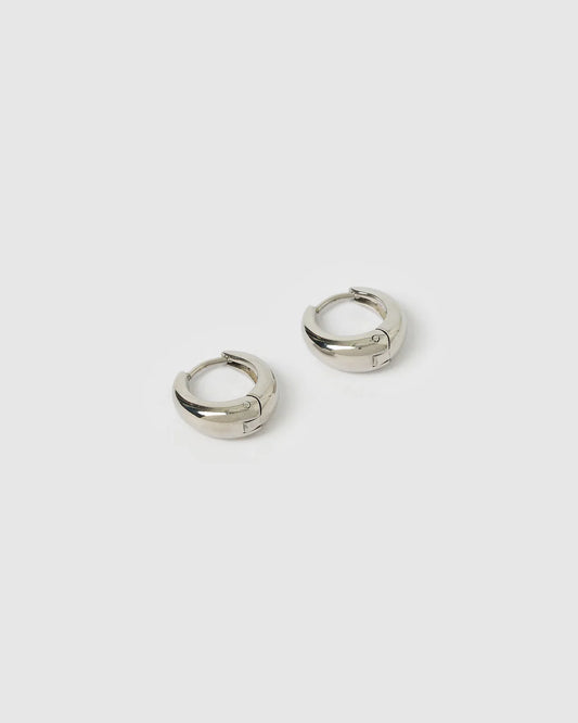 Arms of Eve Max Midi 14mm in Silver — no matter your style, Shia are the cute and versatile huggies destined to become a part of your everyday look.