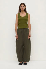 Lola Barrel Pants Dark Military
