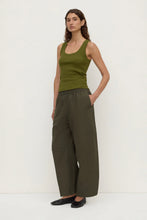 Lola Barrel Pants Dark Military