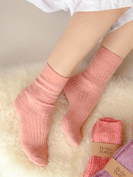 Bed & Butter The Comfiest Socks in Peach S/M — 7x Sold-Out Collection Made from a blend of responsibly sourced cashmere wool and recycled fibres, these socks will keep your feet cosy and comfy.