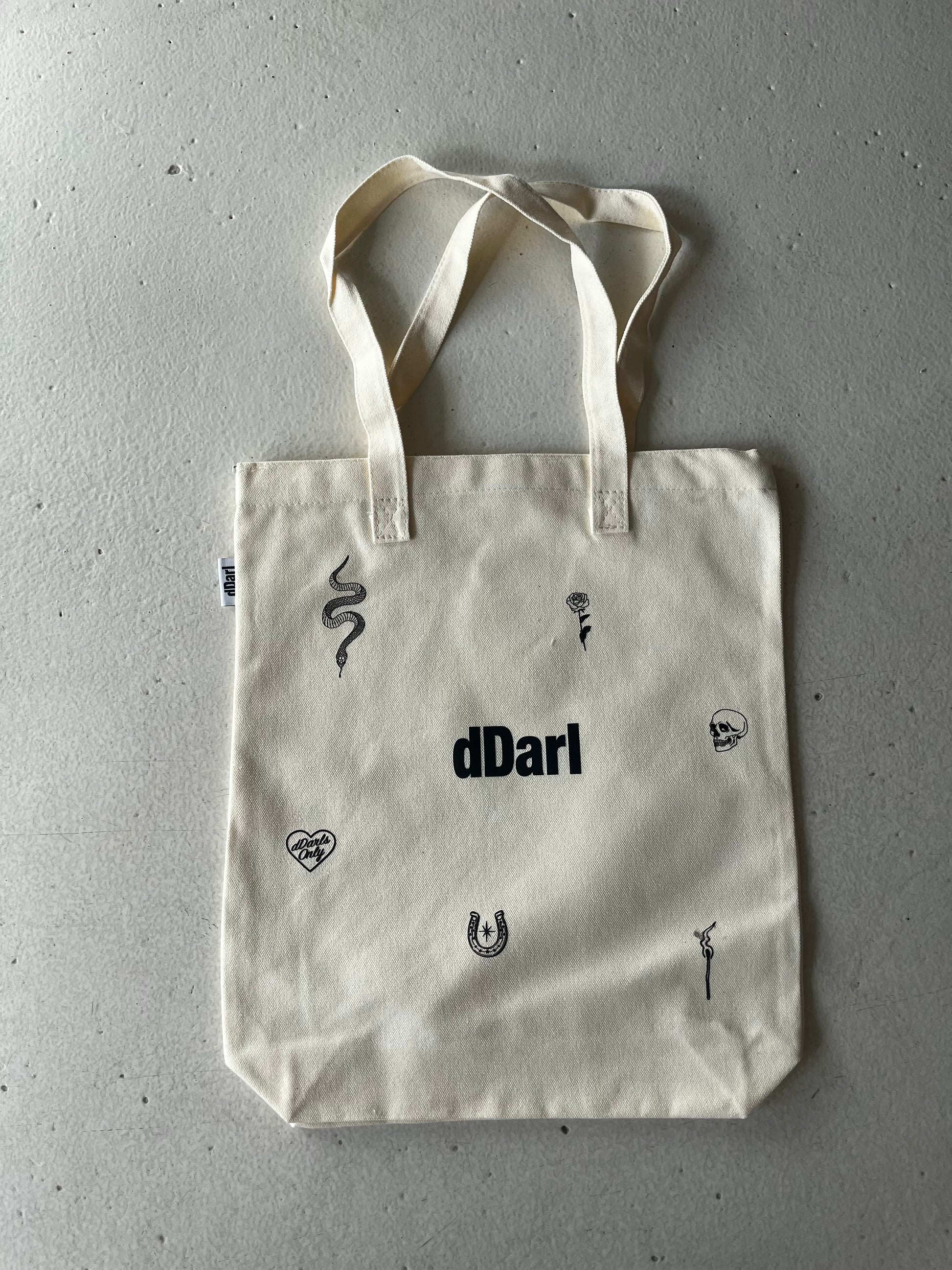 dDARL Tatt Tote in Black, product photo