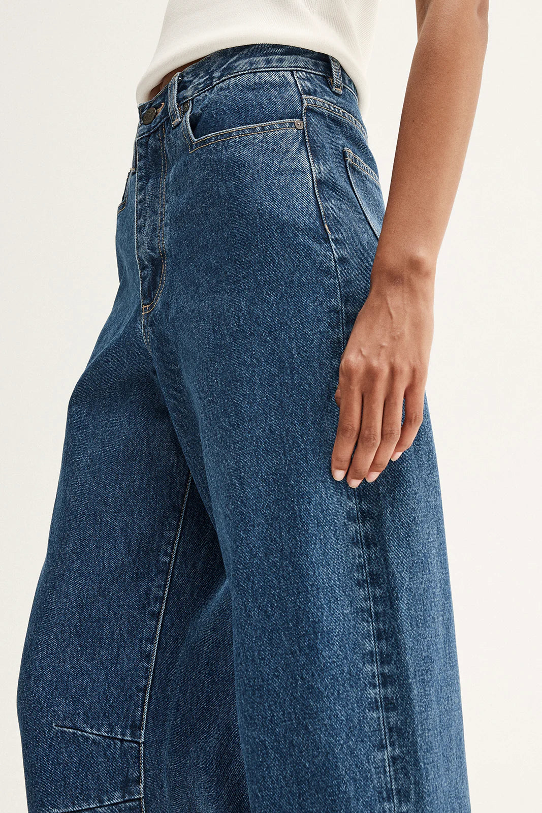 Elka Collective Mason Jeans in Dark Indigo — drawing influence from new season trends, the Elka Collective Mason Jeans in Dark Indigo bring a contemporary update to everyday denim.