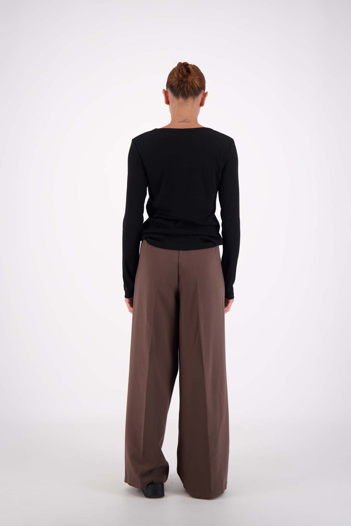 Jasmine Alexa Gigi Trouser — an easy way to change up your look.