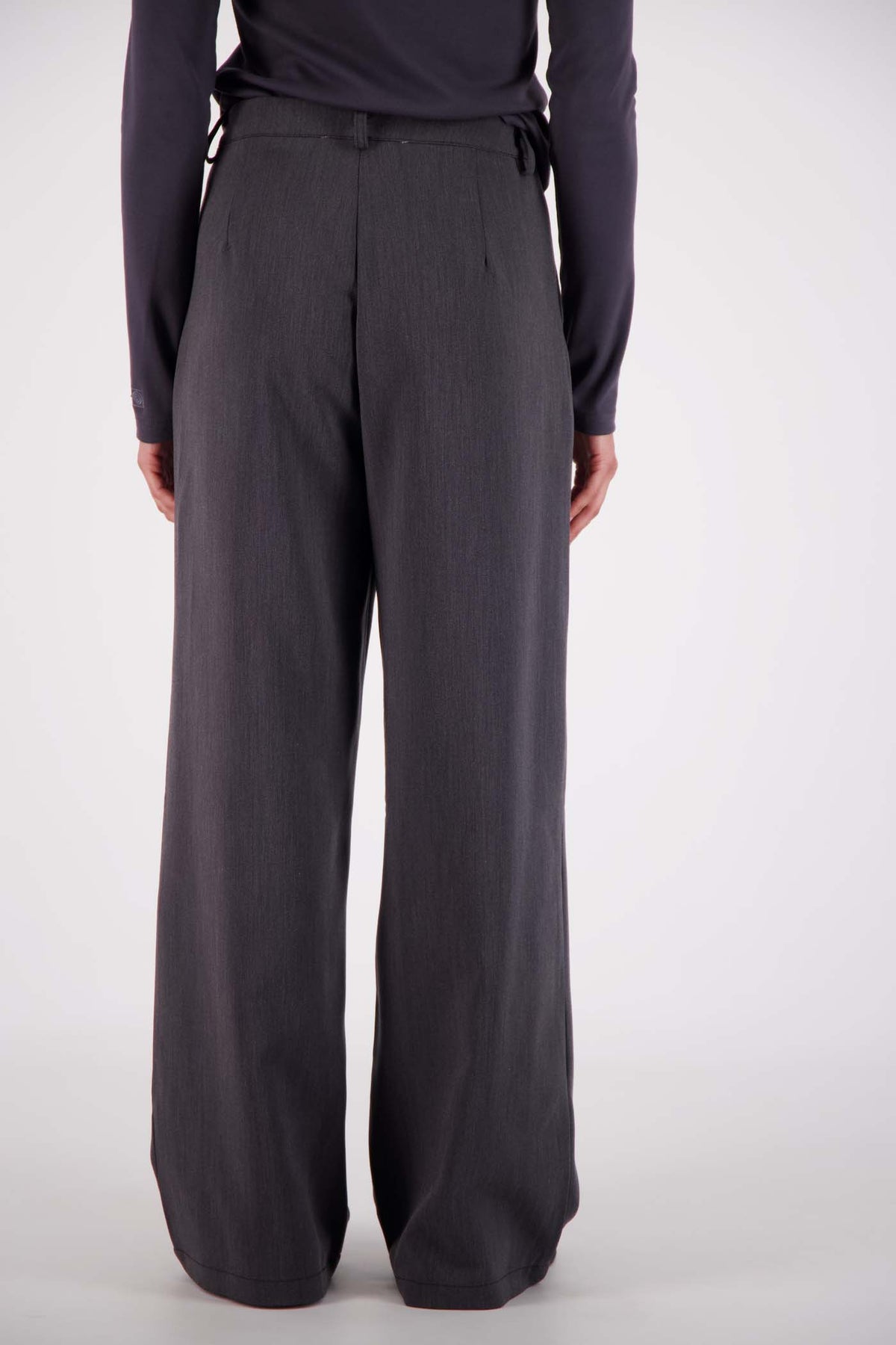 Jasmine Alexa Gigi Trouser in Steel Grey — effortlessly polished, the Gigi Trouser from Jasmine Alexa blends relaxed tailoring with everyday wearability.