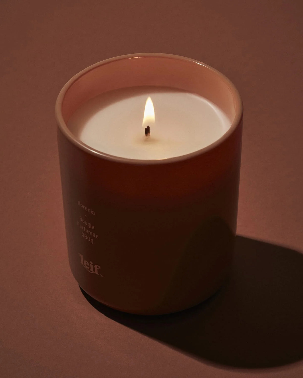 Leif Boronia Candle - 280g — soy blend wax handcrafted in Australia delivers a complex aromatics of Boronia to your home.