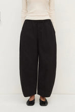 Lola Barrel Pants