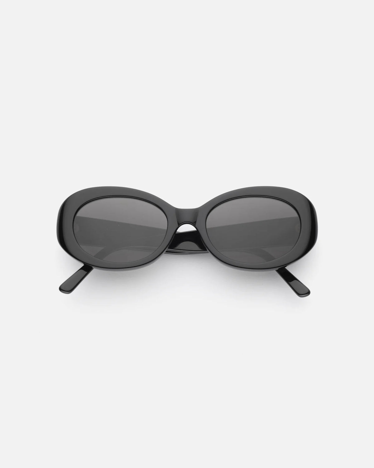 Lu Goldie Valentina in Black — they’re giving old money, mob wife, 60s superstar paparazzi’d descending from her private jet.