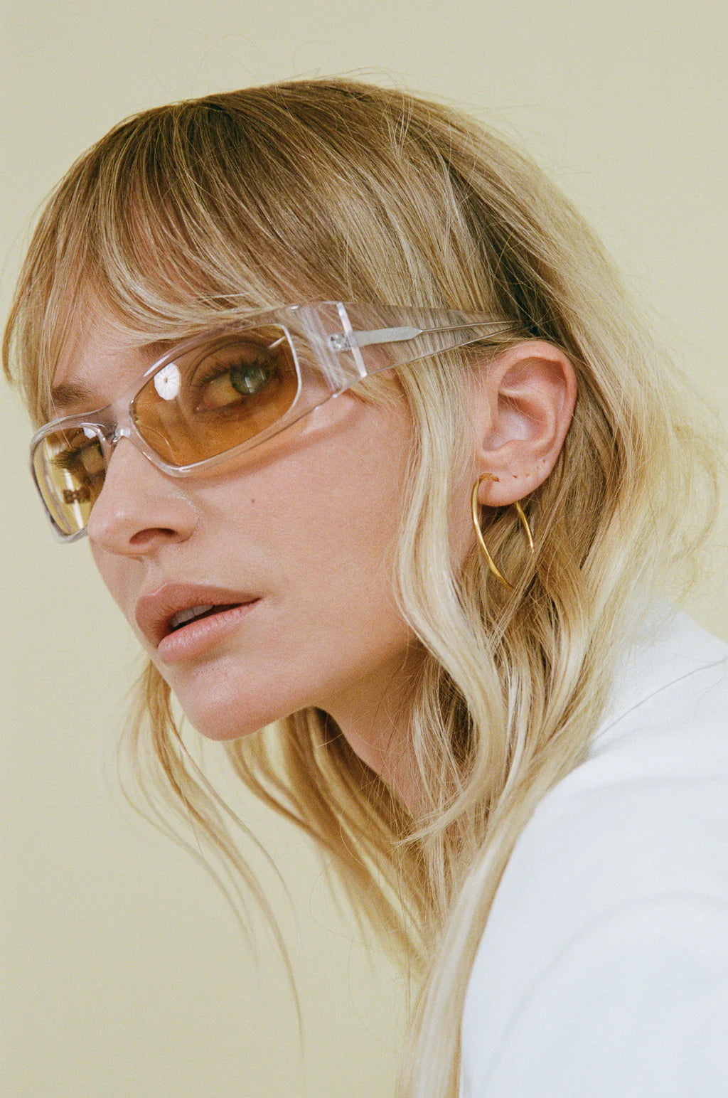 Porter 90's Hoop 40mm in Gold — the ultimate throwback statement your jewelry rotation has been waiting for.