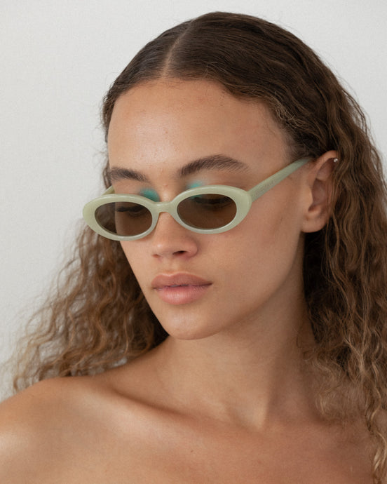 Lu Goldie 'Sylvie' Sunglasses - Matcha